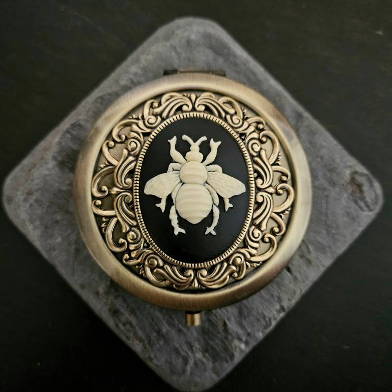 Bienen Taschenspiegel, Messing Cameo Bienenkönigin Spiegel, Geschenk, Brautjungfer Geschenkideen Für Mutter, Muttertagsgeschenk von DelicateIndustry1