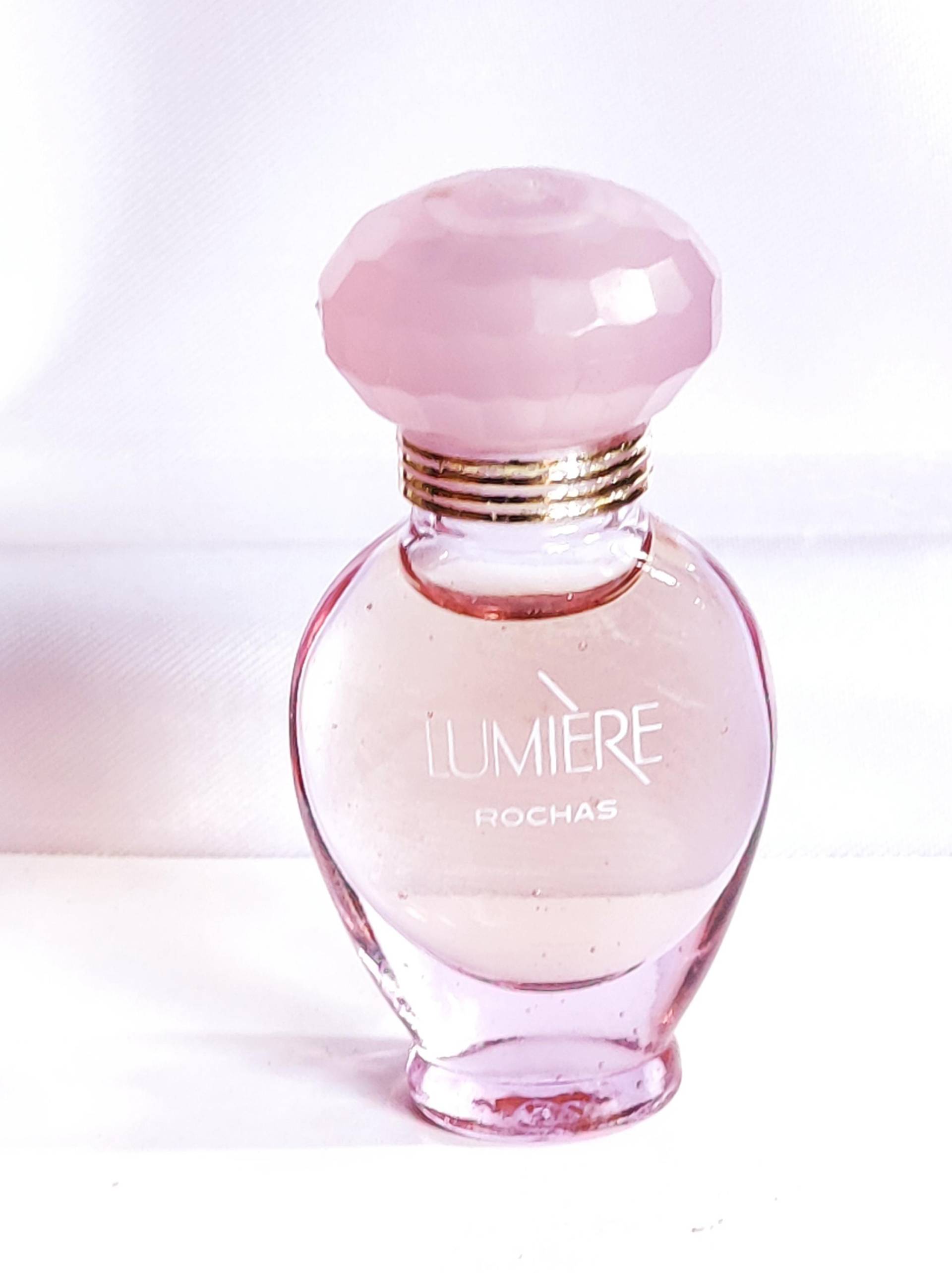 Lumiere Rochas |Eau De Parfum | Miniatur Reisegröße 3 Ml Vintage 1990Er Jahre Paris Lumiere Rochas |Eau De Parfum | Miniatur Reisegröße 3 Ml Vintage 1990Er Jahre Paris von DerAusstatter