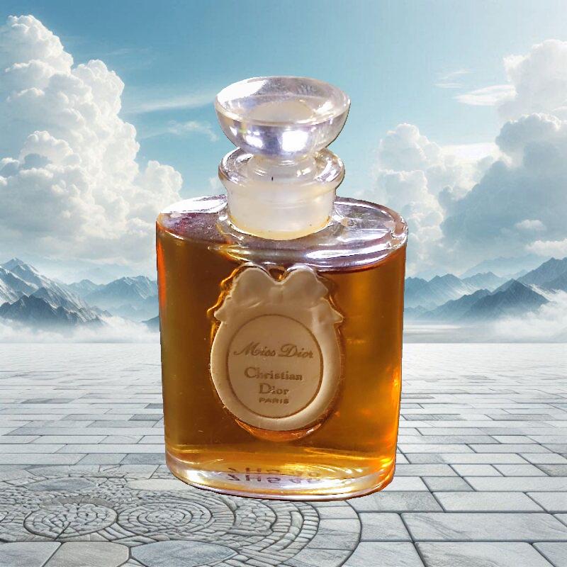 Miss Dior | Parfum 7.5Ml/0.25 Fl.oz Splash |1980S Christian Miss Dior | Parfum 7.5Ml/0.25 Fl.oz Splash |1980S Christian von DerAusstatter