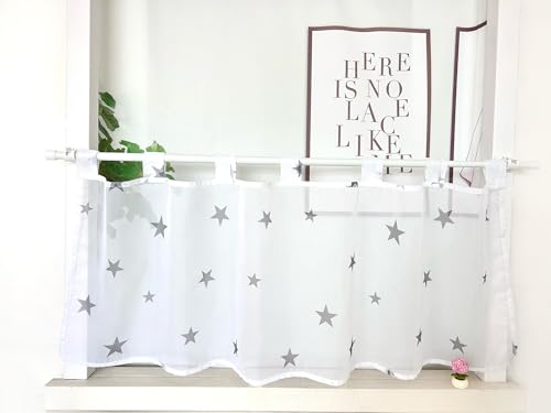 Devola Scheibengardine Voile Transparente Kurzgardine Kurzstore mit Schlaufen Bistrogardine mit Sternen Bedruckt, Kleinfenster Gardine für Kinderzimmer HxB 45x60cm Grau 1 Stück Devola Scheibengardine Voile Transparente Kurzgardine Kurzstore mit Schlaufen Bistrogardine mit Sternen Bedruckt, Kleinfenster Gardine für Kinderzimmer HxB 45x60cm Grau 1 Stück von Devola