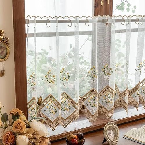 Devola Scheibengardinen Tüll Romantische Kurzgardine mit Blumenstickerei Kurzstore mit Lochleiste Küchengardine Transparent Fenstervorhang Kurz HxB 65x110cm Beige 1 Stück Devola Scheibengardinen Tüll Romantische Kurzgardine mit Blumenstickerei Kurzstore mit Lochleiste Küchengardine Transparent Fenstervorhang Kurz HxB 65x110cm Beige 1 Stück von Devola