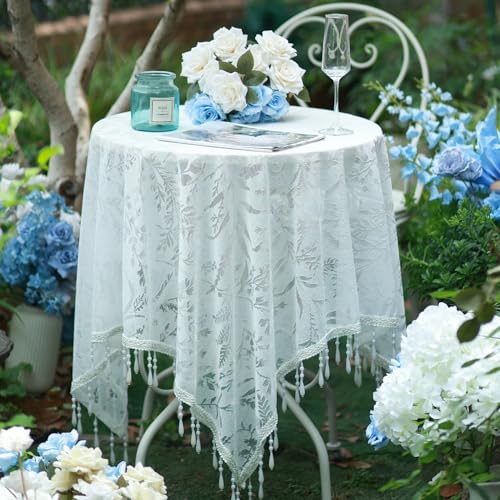 Devola Spitzen Tischdecke mit Quaste, Landhausstil Tischwäsche, Romantische Blumendekoration für Tisch, Tischtuch mit Pflanzenmuster für Küche, Drinnen, Esstisch, Fest, Hochzeit 140x140cm von Devola