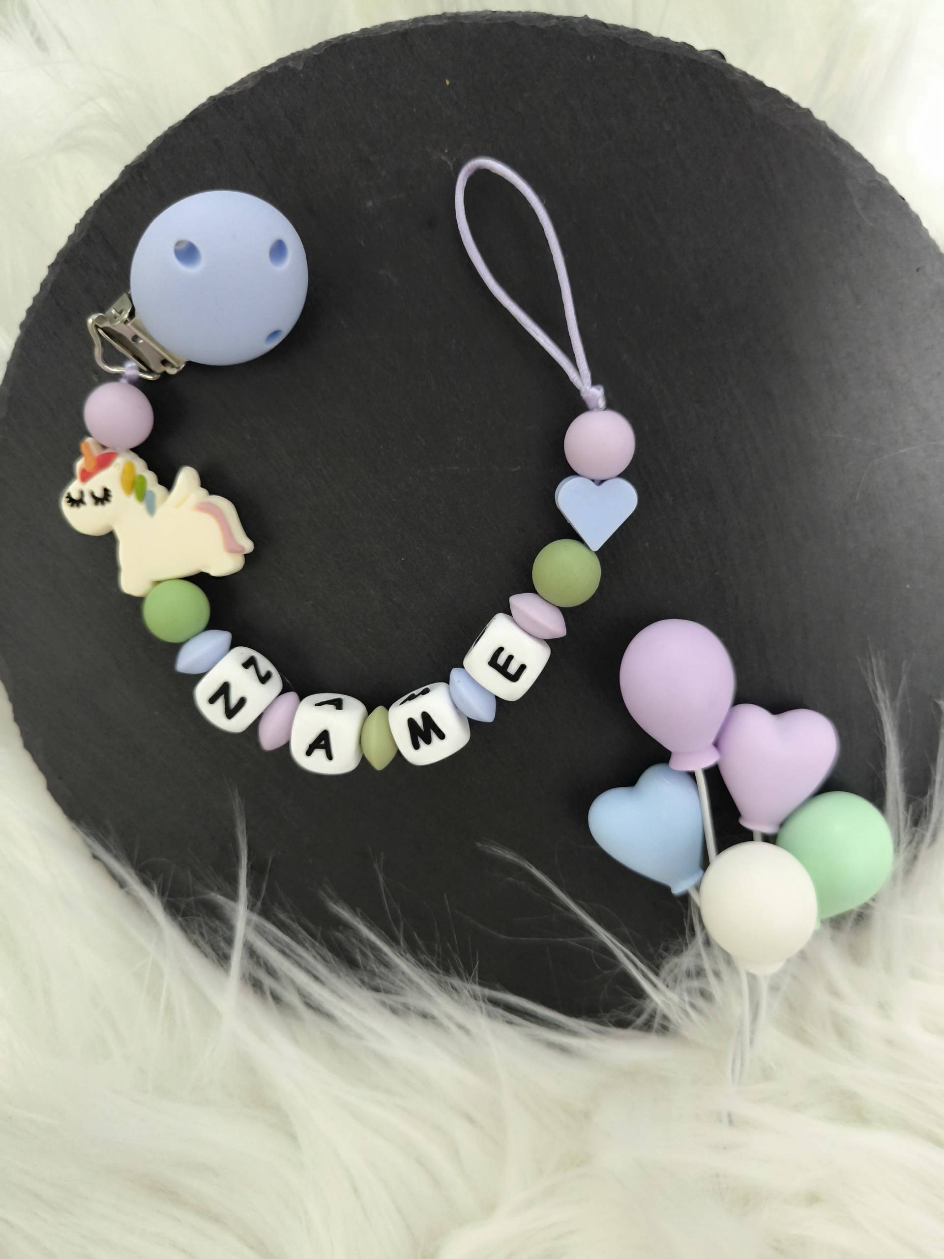 Schnullerkette " Einhorn Personalisiert Mit Namen Inkl. Geschenkbeutel Individuellem Aufdruck Schnullerkette " Einhorn Personalisiert Mit Namen Inkl. Geschenkbeutel Individuellem Aufdruck von Dewuna