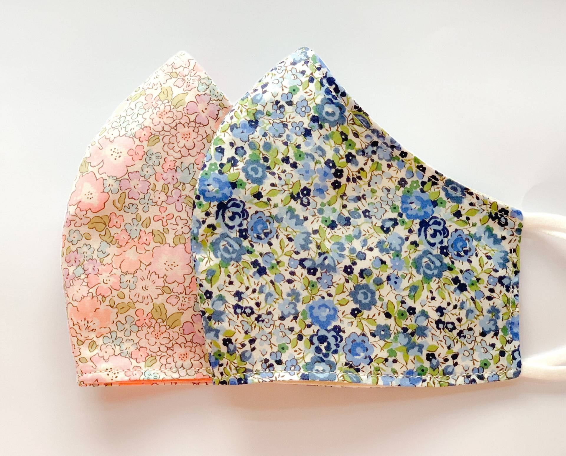 Liberty Print Gesichtsmaske, Atmungsaktiv, Zweilagige Maske, Gesichtsbedeckung, Florale Maske Liberty Print Gesichtsmaske, Atmungsaktiv, Zweilagige Maske, Gesichtsbedeckung, Florale Maske von DiarysDesign