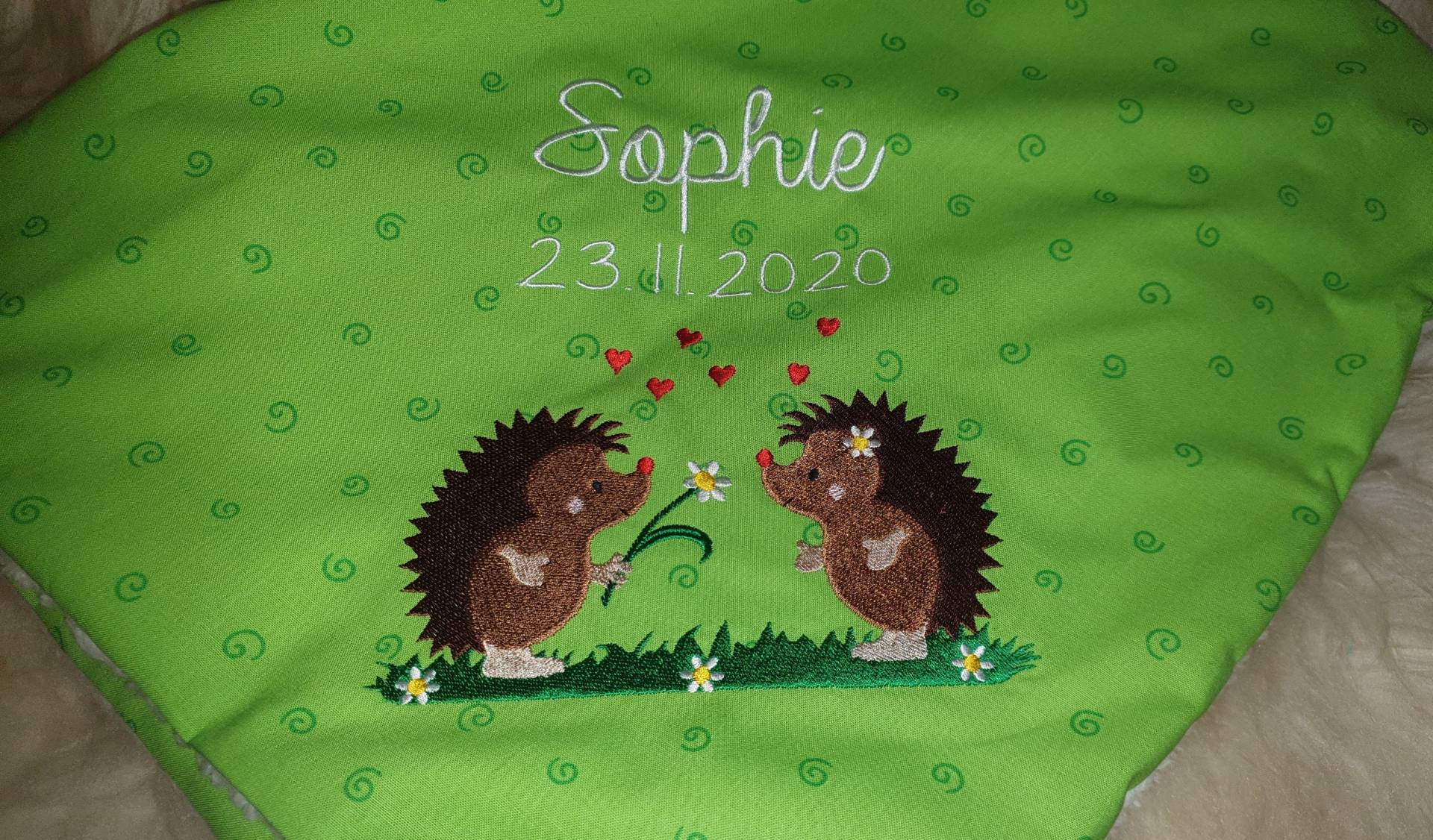 Babydecke Decke Kuscheldecke Igel Igelliebe Grüne Kringel & Wunschnamen W64 Babydecke Decke Kuscheldecke Igel Igelliebe Grüne Kringel & Wunschnamen W64 von DieWichtelstickerei