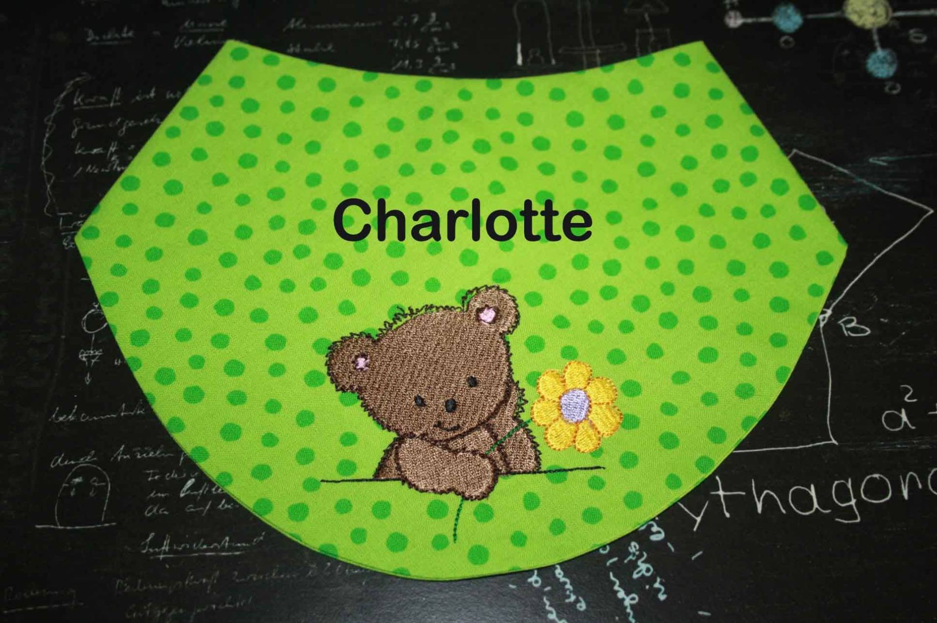 Halstuch Lätzchen Teddy Bär Blümchen Mit Namen W257 Halstuch Lätzchen Teddy Bär Blümchen Mit Namen W257 von DieWichtelstickerei