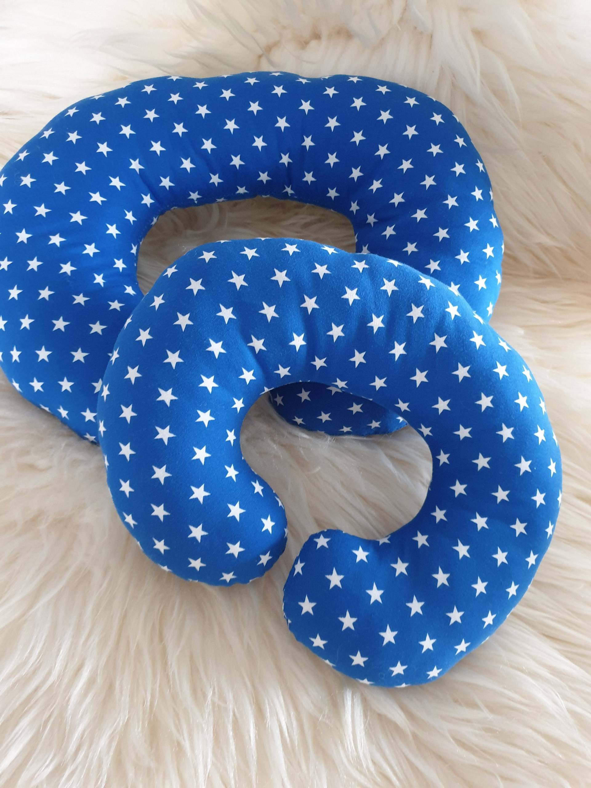 Nackenhörnchen Nackenstütze Reisekissen Sterne Royal Blau W163 Nackenhörnchen Nackenstütze Reisekissen Sterne Royal Blau W163 von DieWichtelstickerei