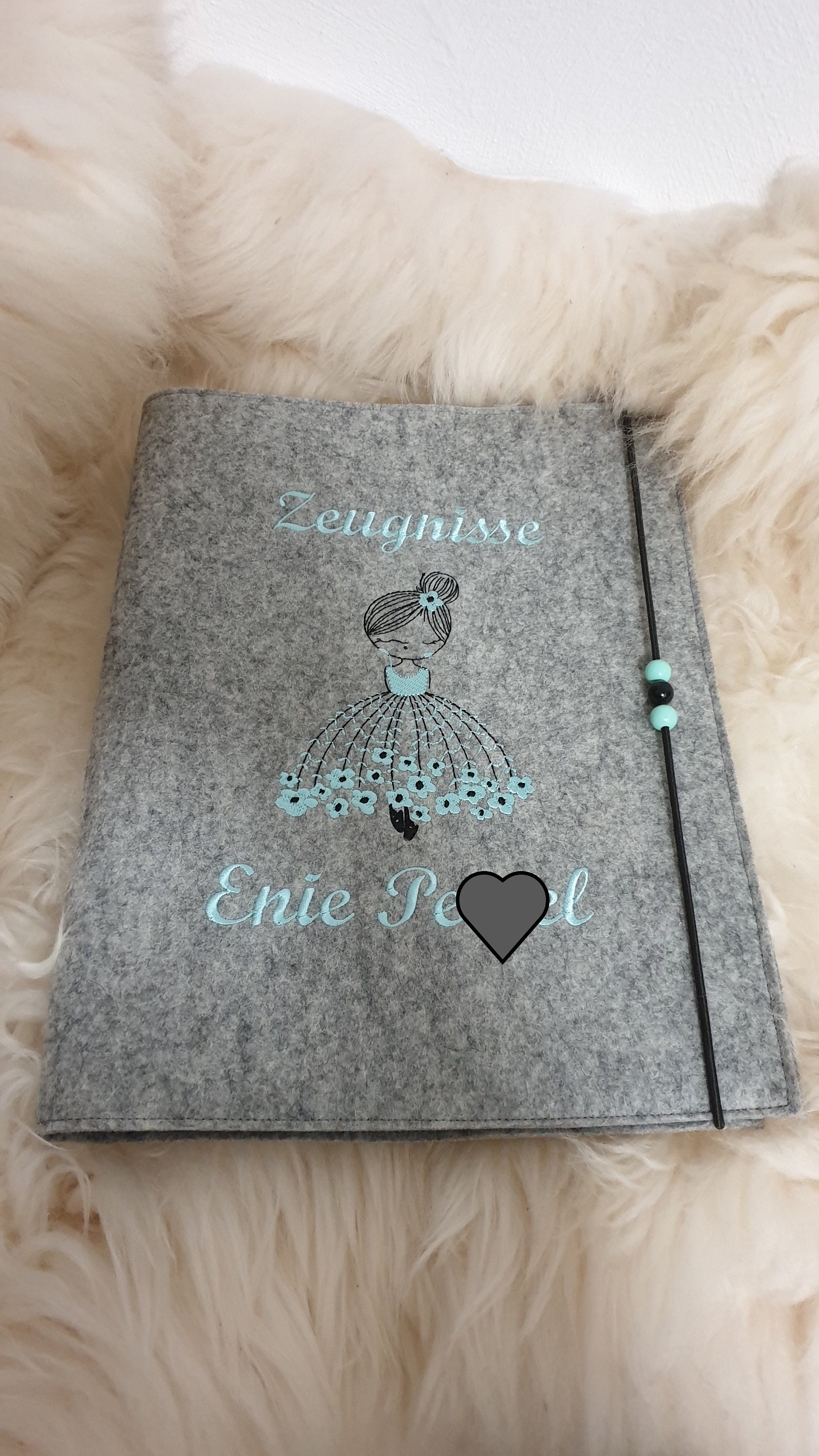 Zeugnismappe Ballerina Mädchen Blumen Mint Mit Namen W102 Zeugnismappe Ballerina Mädchen Blumen Mint Mit Namen W102 von DieWichtelstickerei