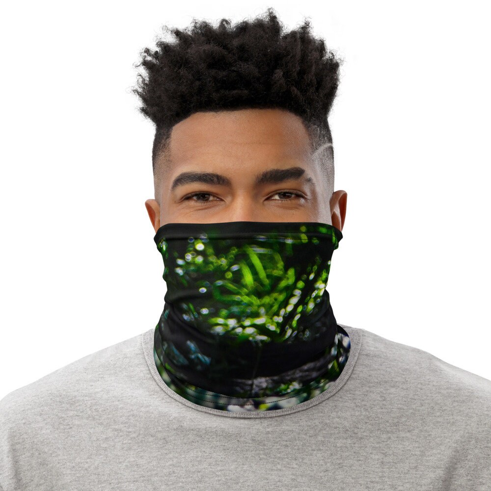 Halstuch, Gesichtsmasken, Stirnbänder, Halswärmer, Bandana, Einzigartiges Design, Armband, Natur, Grün, Outdoors Halstuch, Gesichtsmasken, Stirnbänder, Halswärmer, Bandana, Einzigartiges Design, Armband, Natur, Grün, Outdoors von DistortedRainbowsArt