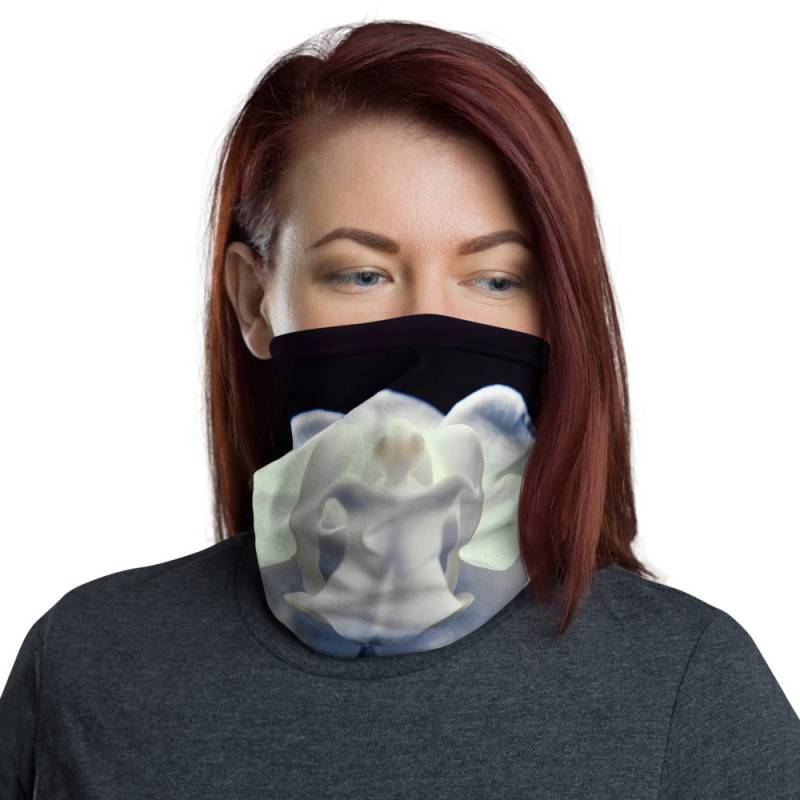 Halstuch, Gesichtsmasken, Stirnbänder, Halswärmer, Bandana, Floral, Einzigartiges Design, Armband, Weiße Blume, Blaue Blumen von DistortedRainbowsArt