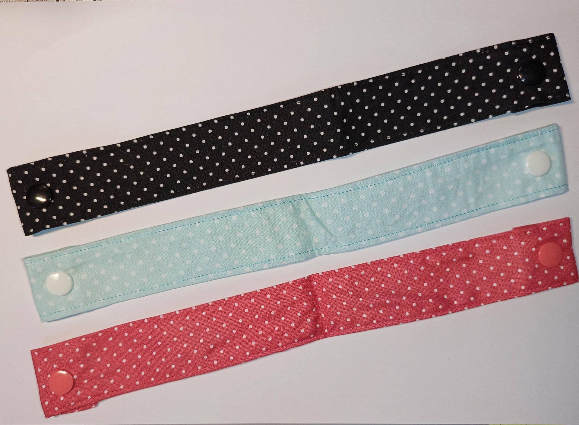 Maskenverlängerung, "Pünktchen", Ohrenschoner, Für Ffp2 Maske, Maskenhalter, Maskenadapter, Verlängerung, Pottbinder, Ohrenentlastung Maskenverlängerung, "Pünktchen", Ohrenschoner, Für Ffp2 Maske, Maskenhalter, Maskenadapter, Verlängerung, Pottbinder, Ohrenentlastung von DittesDIESundDAS