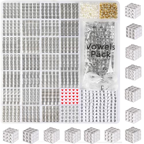 DoDoBeads Silver Letter Beads Kit - 1270Pcs Acrylic 6x6mm Square Alphabet Beads A-Z with Spacer Beads, and Extra Vowels & Number Beads - Ideal for Bracelets, Necklaces, Friendship Bracelet Kits DoDoBeads Silver Letter Beads Kit - 1270Pcs Acrylic 6x6mm Square Alphabet Beads A-Z with Spacer Beads, and Extra Vowels & Number Beads - Ideal for Bracelets, Necklaces, Friendship Bracelet Kits von DoDoBeads