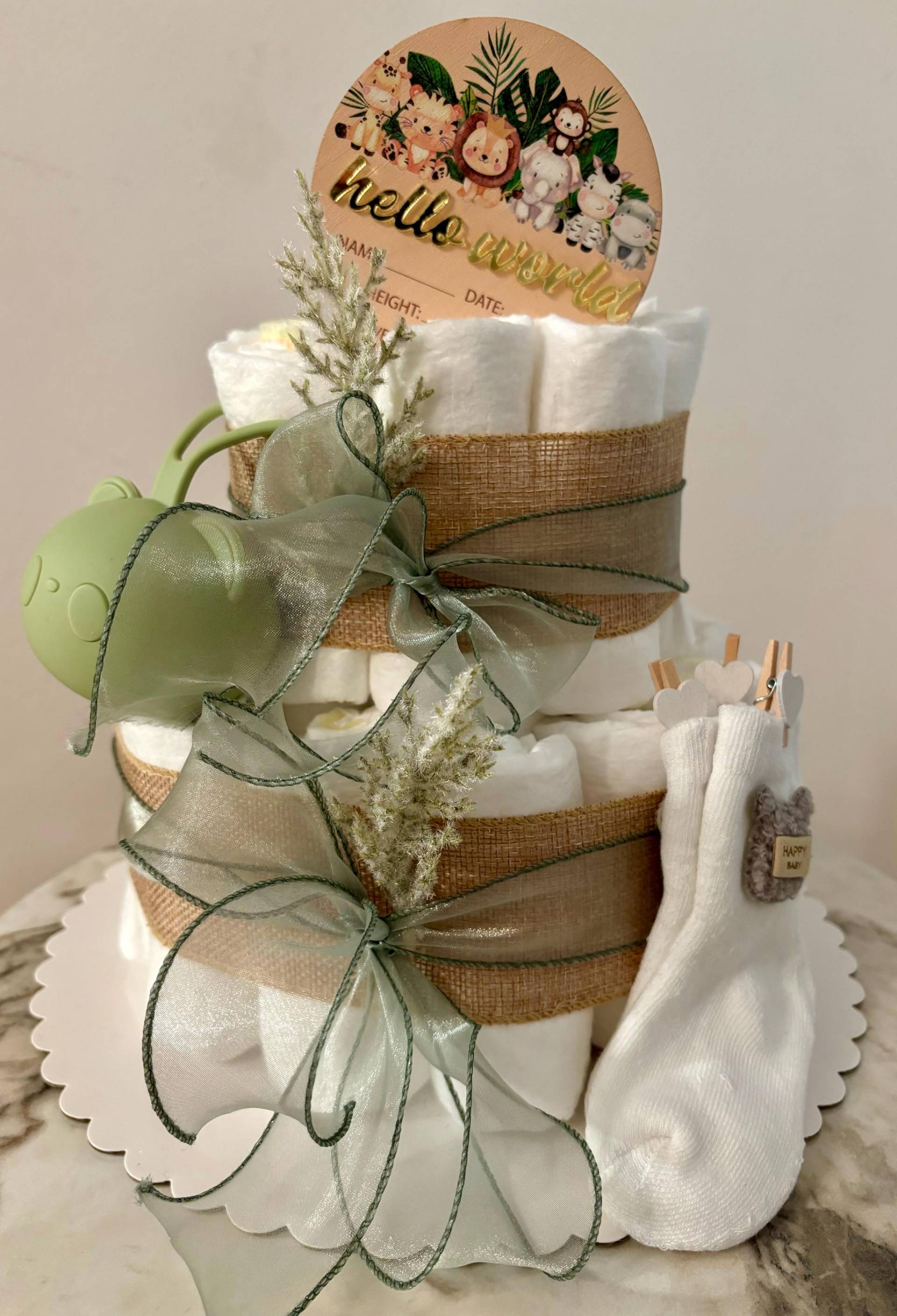 Windeltorte in Grün Für Baby Jungen Mädchen Als Geschenk Zur Geburt Taufe Oder Babyshower Windeltorte in Grün Für Baby Jungen Mädchen Als Geschenk Zur Geburt Taufe Oder Babyshower von DorasWindelzauber