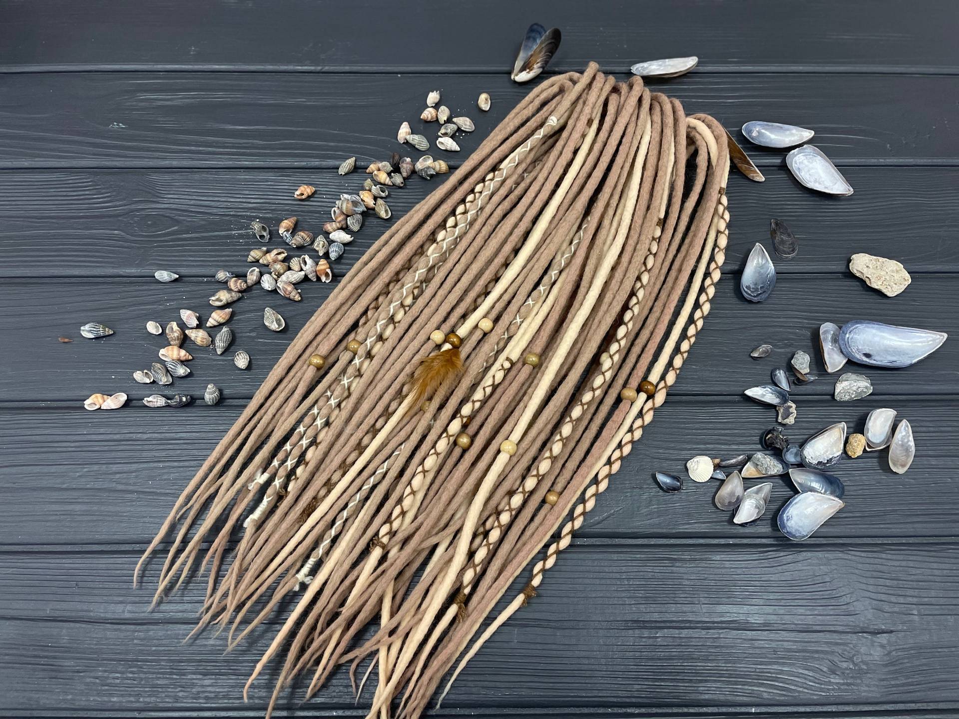 Doppelendige Dreads Aus Dunkelblonder Und Hellblonder Wolle Mit Kostenlosen Holzperlen Doppelendige Dreads Aus Dunkelblonder Und Hellblonder Wolle Mit Kostenlosen Holzperlen von DreadsForest