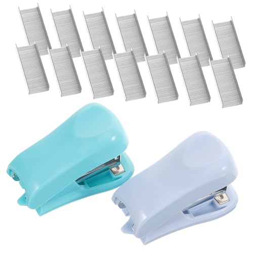 ELAYARD 2 Sätze Teiliges Mini heftgerät Pastellfarben Kompakter für Büro Zuhause Tragbares Handliches Heftgerät mit Hoher Klammerkapazität Praktisches Schreibtischzubehör Blau Grün ELAYARD 2 Sätze Teiliges Mini heftgerät Pastellfarben Kompakter für Büro Zuhause Tragbares Handliches Heftgerät mit Hoher Klammerkapazität Praktisches Schreibtischzubehör Blau Grün von ELAYARD