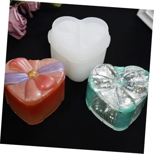 EPIGEIST Herzförmige Silikonform mit Schleifendekor Flexible Reißfeste Epoxidharz Gießform für DIY Bastelprojekte Inklusive Deckel Langlebige Wiederverwendbare Geschenkbox Mould EPIGEIST Herzförmige Silikonform mit Schleifendekor Flexible Reißfeste Epoxidharz Gießform für DIY Bastelprojekte Inklusive Deckel Langlebige Wiederverwendbare Geschenkbox Mould von EPIGEIST