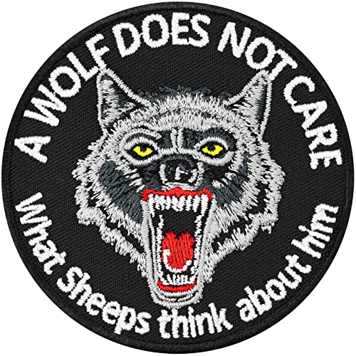 Biker Aufnäher "A wolf does not care what sheeps think of him." Wolf Aufkleber/Aufbügler Alpha Tier Abzeichen zum annähen/aufbügeln | Wolf Applikation | 75x75mm von EXPRESS-STICKEREI