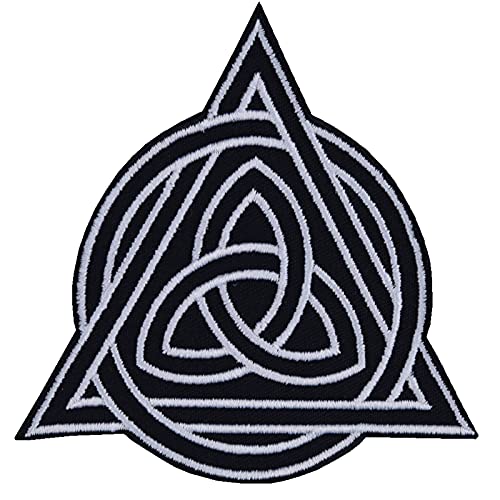 TRIQUETA Patch nordischer Knoten Aufnäher Patch zum annähen | Kelten Dreieck Aufbügler Bügelbilder Trinity | Applikation Elemente Erde/Luft/Wasser Symbol für Geburt/Leben/Tod | 90x90mm TRIQUETA Patch nordischer Knoten Aufnäher Patch zum annähen | Kelten Dreieck Aufbügler Bügelbilder Trinity | Applikation Elemente Erde/Luft/Wasser Symbol für Geburt/Leben/Tod | 90x90mm von EXPRESS-STICKEREI