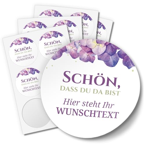 Einladungskarten Manufaktur Hamburg 24 PERSONALISIERTE Aufkleber Schön dass Du da bist individualisiert anpassbar mit Ihrem Wunschtext Etiketten rund 4cm, lila Boho Hortensie von Einladungskarten Manufaktur Hamburg