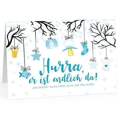 Große Design Glückwunsch-Karte XXL (A4) zur Geburt, Motiv: Hurra, er ist endlich da - für Junge blau/mit Umschlag/Edle Klappkarte/Maxi Gruß-Karte/Baby geboren/Gratulation Eltern von Einladungskarten Manufaktur Hamburg