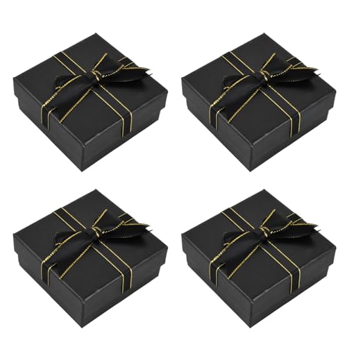 4 Stück Schmuckschatulle aus Karton, 9*9*4cm Kleine Geschenkschachteln für Schmuck, Schmuckkästchen mit Grauem Band, Schmuckbox für Ring/Ohrringe, Reis weiße Geschenkboxen, Schmuck Verpackung Box (C) 4 Stück Schmuckschatulle aus Karton, 9*9*4cm Kleine Geschenkschachteln für Schmuck, Schmuckkästchen mit Grauem Band, Schmuckbox für Ring/Ohrringe, Reis weiße Geschenkboxen, Schmuck Verpackung Box (C) von Elitecran