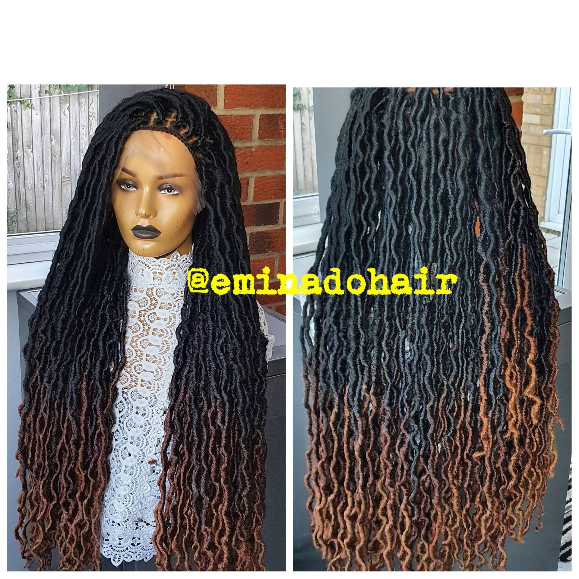 Knotenlose Geflecht-Perücke Für Schwarze Frauen Geschenk Volle Spitze Vorne Perücke Cornrow Perücken Dreadlock Faux Loc Twist Box Zopf Knotenlose Geflecht-Perücke Für Schwarze Frauen Geschenk Volle Spitze Vorne Perücke Cornrow Perücken Dreadlock Faux Loc Twist Box Zopf von EminadoHair