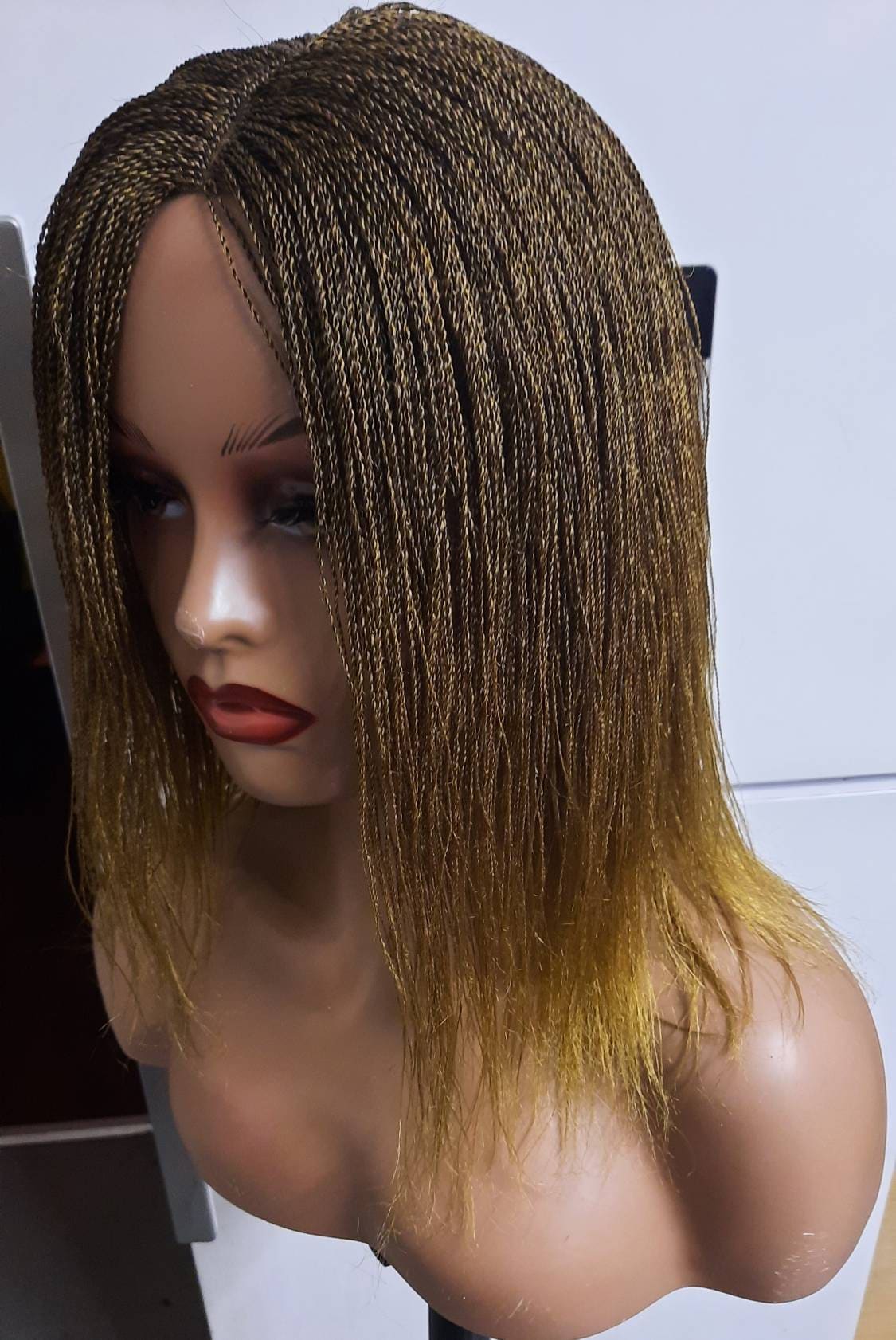 Nano Twist Ombre Geflochtene Handgemachte Perücke Nano Twist Ombre Geflochtene Handgemachte Perücke von Emmaksbeauty