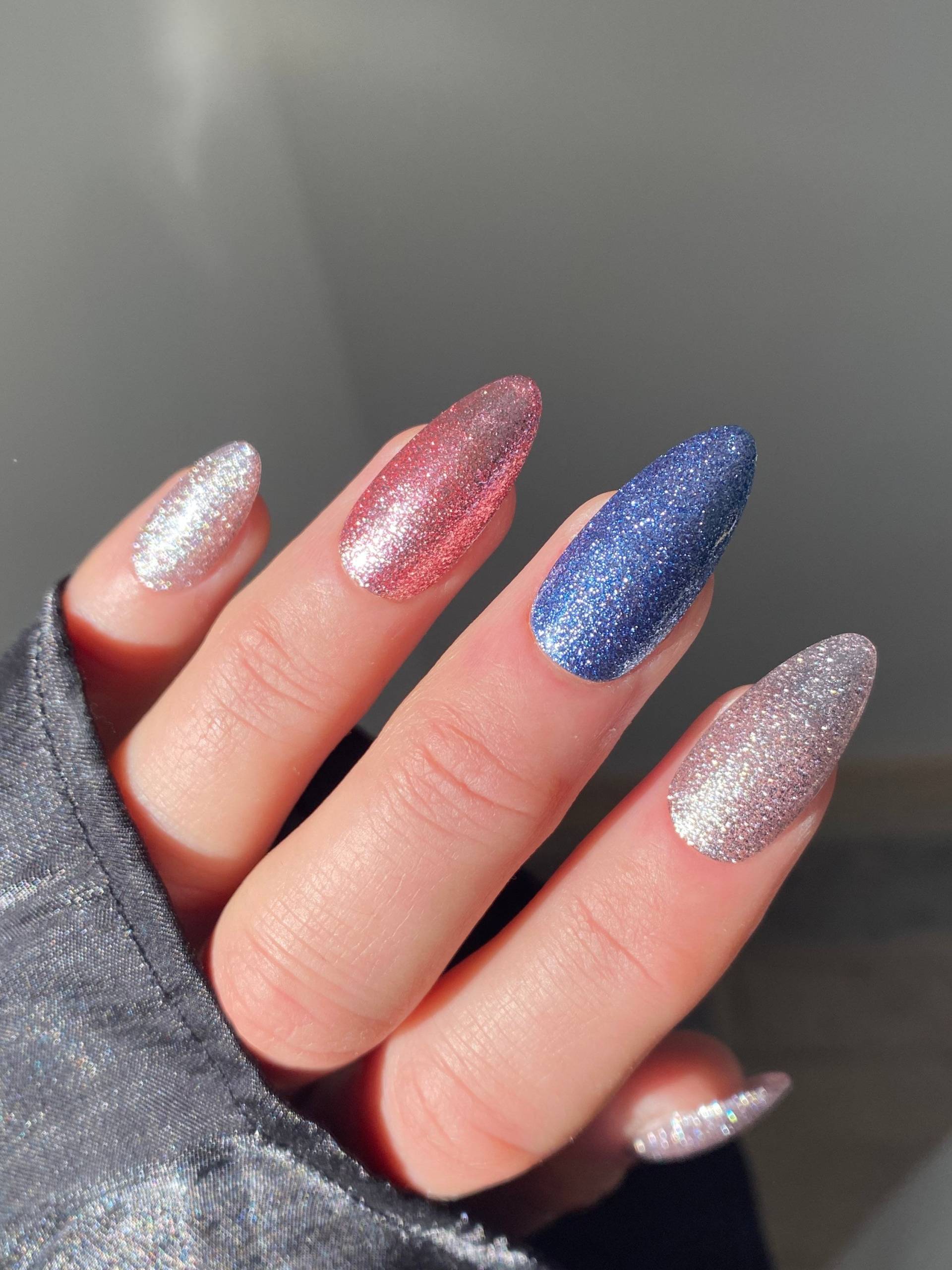 Mix Und Match Glitter Custom Press On Nails | Pinke Falsche Nägel Blaue Stick von Enroutenails