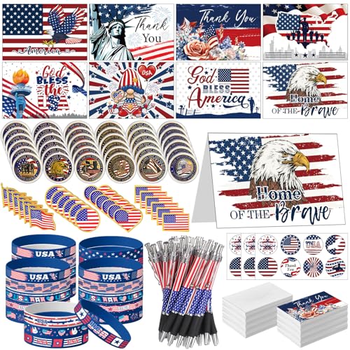 Equsion 24 Sets 4. Juli Partygeschenke enthalten patriotische Dankeskarten mit Umschlägen, Aufklebern, Militärmünzen, Anstecknadeln, Silikon-Armband, Kugelschreiber für Unabhängigkeitstag Equsion 24 Sets 4. Juli Partygeschenke enthalten patriotische Dankeskarten mit Umschlägen, Aufklebern, Militärmünzen, Anstecknadeln, Silikon-Armband, Kugelschreiber für Unabhängigkeitstag von Equsion