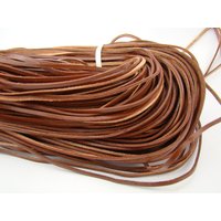 esnado Eckiges Lederband 3 x 2 mm – Braun esnado Eckiges Lederband 3 x 2 mm – Braun von Esnado