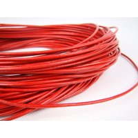 esnado Lederschnur 2mm in Rot – Echtes Rindsleder esnado Lederschnur 2mm in Rot – Echtes Rindsleder von Esnado
