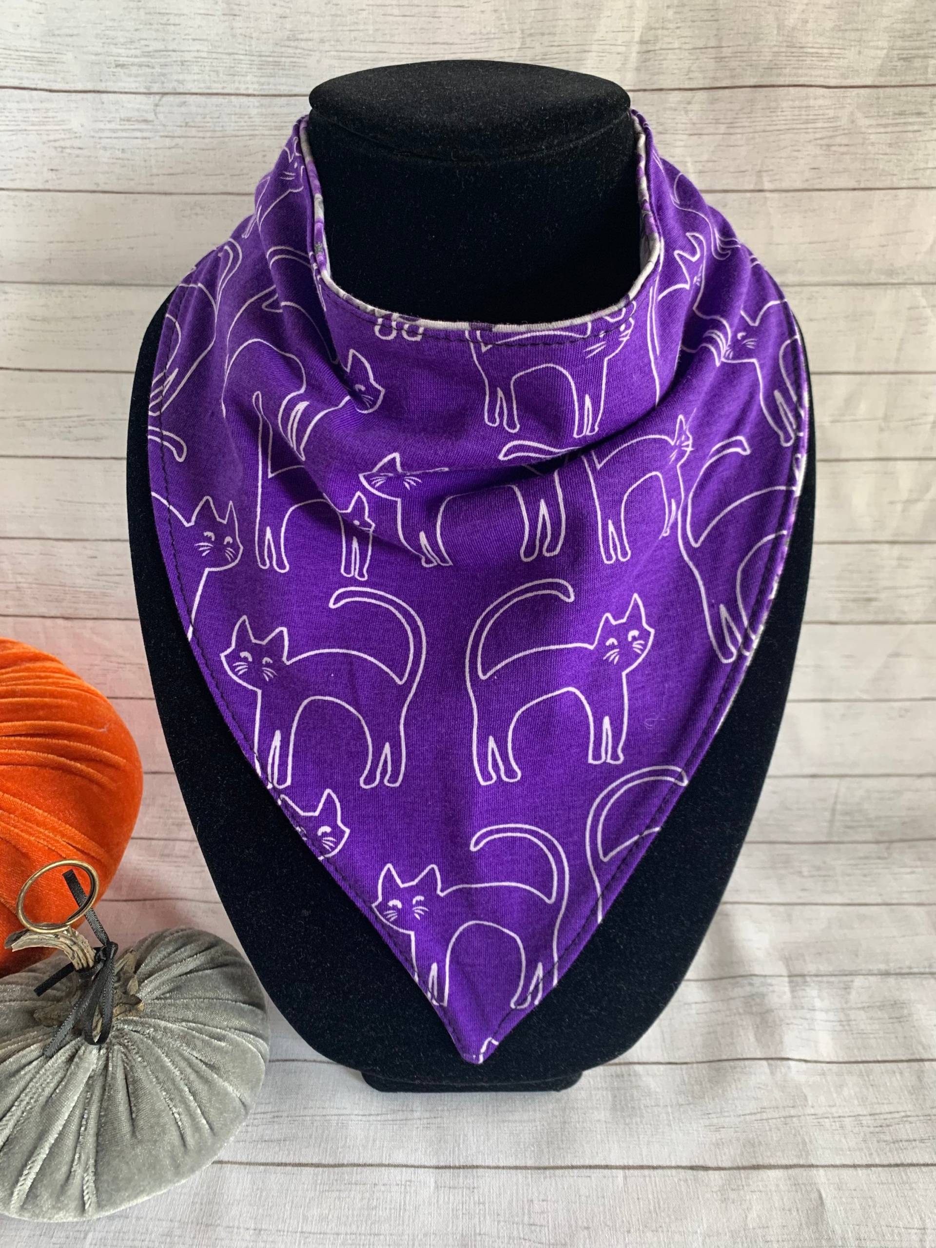 Big Girl Bandana Bib Teen Erwachsene Würde Schal Wasserdicht Lätzchen Scary Katze Auf Lila Scared Cat Boy Besondere Brauchen Katzenliebhaber Big Girl Bandana Bib Teen Erwachsene Würde Schal Wasserdicht Lätzchen Scary Katze Auf Lila Scared Cat Boy Besondere Brauchen Katzenliebhaber von EspeciallyUniqueInc