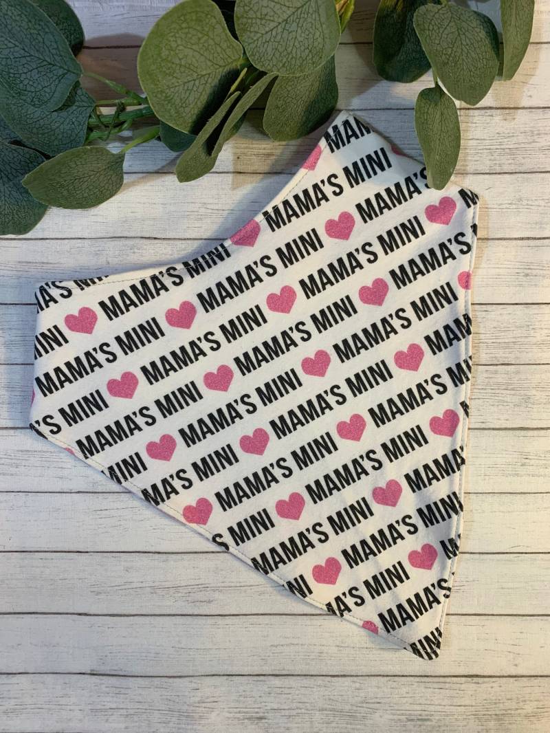 Mamas Mini Me Big Girl Wasserdicht Bandana Lätzchen Besondere Bedürfnisse Teen Drool Erwachsene Würde Schals Liebe Umarmungen Valentinstag von EspeciallyUniqueInc