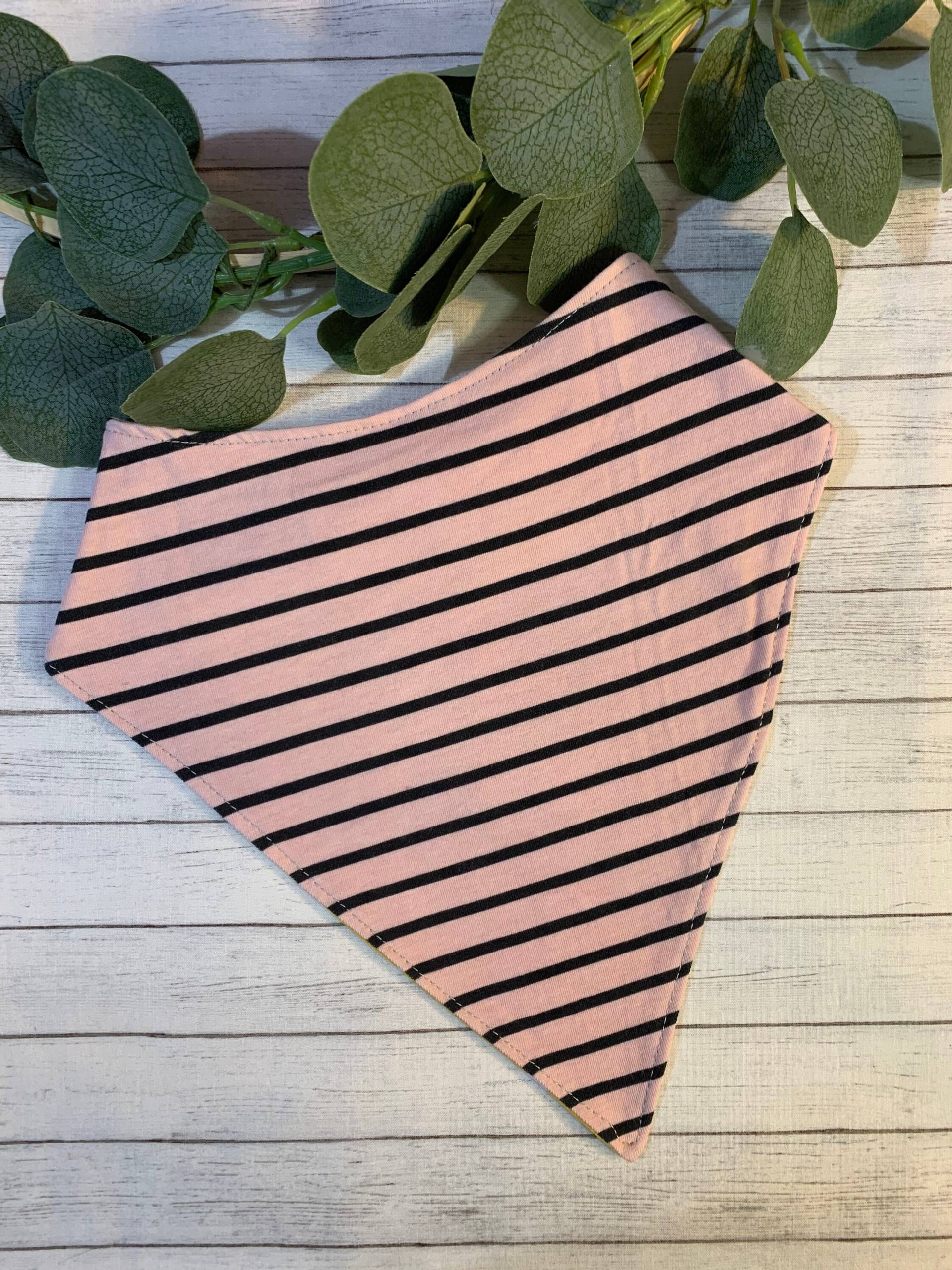 Rosa Streifen Big Girl Wasserdicht Bandana Bib Spezielle Bedürfnisse Teen Drool Lätzchen Big Erwachsene Würde Schals Love Hugs Valentinstag Rosa Streifen Big Girl Wasserdicht Bandana Bib Spezielle Bedürfnisse Teen Drool Lätzchen Big Erwachsene Würde Schals Love Hugs Valentinstag von EspeciallyUniqueInc