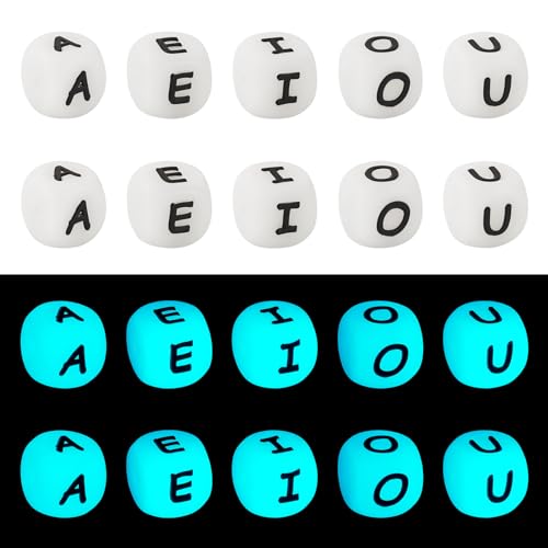 FASHEWELRY Silikonperlen in Würfelbuchstaben, leuchtende kubische Alphabet-Perlen, für selbstgemachte Armbänder, Halsketten, Schmuckherstellung, 12 x 12 mm, 50 Stück FASHEWELRY Silikonperlen in Würfelbuchstaben, leuchtende kubische Alphabet-Perlen, für selbstgemachte Armbänder, Halsketten, Schmuckherstellung, 12 x 12 mm, 50 Stück von FASHEWELRY