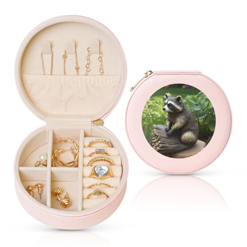 FHEBNDS Leder-Reise-Schmuckkästchen für Damen, Geburtstagsgeschenk, Waschbär-Statue, Schmuckschatulle mit Reißverschluss, klein, rund, Schmuck-Organizer, Aufbewahrungsbox für Ringe, Ohrringe FHEBNDS Leder-Reise-Schmuckkästchen für Damen, Geburtstagsgeschenk, Waschbär-Statue, Schmuckschatulle mit Reißverschluss, klein, rund, Schmuck-Organizer, Aufbewahrungsbox für Ringe, Ohrringe von FHEBNDS