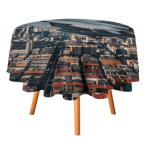 FHESDCW Tischdecke mit Fighter Jets fliegen über Städte, hitzebeständig, Polyester, runde Tischdecke, langlebig, waschbar, Tischdecke für Küche, Party, Hochzeit, Picknick, 91,4 x 91,4 cm FHESDCW Tischdecke mit Fighter Jets fliegen über Städte, hitzebeständig, Polyester, runde Tischdecke, langlebig, waschbar, Tischdecke für Küche, Party, Hochzeit, Picknick, 91,4 x 91,4 cm von FHESDCW