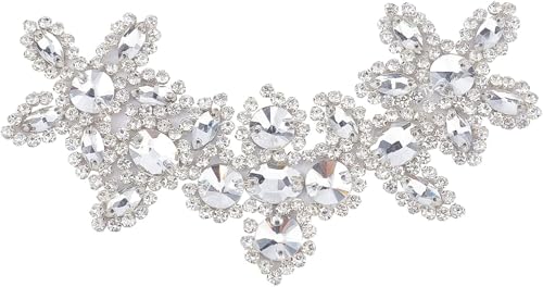 FINGERINSPIRE Strassapplikation Silber V-Ausschnitt Kristallapplikation Aufbügeln/Nähen Strassapplikation für Hochzeitskleid Ausschnitt/Gürtel/Kopfschmuck Strass-Kleidverzierungen FINGERINSPIRE Strassapplikation Silber V-Ausschnitt Kristallapplikation Aufbügeln/Nähen Strassapplikation für Hochzeitskleid Ausschnitt/Gürtel/Kopfschmuck Strass-Kleidverzierungen von FINGERINSPIRE