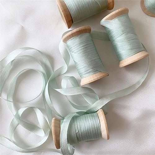 7 mm x 10 m, 1/4 Zoll breit, 100% Maulbeerseide, Stickbänder, handgefertigt, doppelseitiger dünner Seidenbesatz – 8049, 10 Meter pro Rolle 7 mm x 10 m, 1/4 Zoll breit, 100% Maulbeerseide, Stickbänder, handgefertigt, doppelseitiger dünner Seidenbesatz – 8049, 10 Meter pro Rolle von FNTSMA