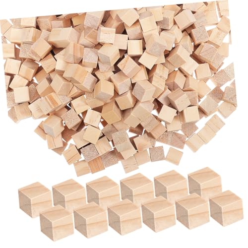 FONDOTIN 500 Stk. Kleine Holzklötzchen Naturbelassen für DIY Basteln Holzblöcke Bastelholz mit Glatter Oberfläche Vielseitig Verwendbar zum Bauen und Dekorieren von FONDOTIN