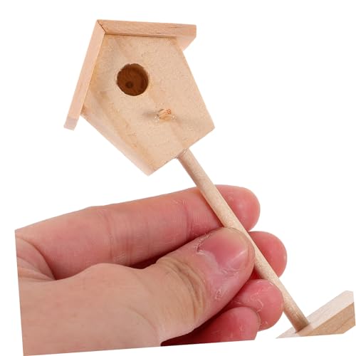 FUNOMOCYA Miniatur Vogelhaus aus Holz Rustikal und Glatt Einfach zu Dekorieren für Puppenhäuser und Mikrolandschaften Langlebig und Formstabil Natürliche Farbe Vielseitige Mini Deko FUNOMOCYA Miniatur Vogelhaus aus Holz Rustikal und Glatt Einfach zu Dekorieren für Puppenhäuser und Mikrolandschaften Langlebig und Formstabil Natürliche Farbe Vielseitige Mini Deko von FUNOMOCYA