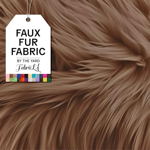 FabricLA The Yard Zottel-Kunstfell-Stoff – 90 cm x 150 cm – 6,3 cm Florlänge – Kunstpelzstoff zum Nähen von Bekleidung, Teppichen, Kissen – flauschiger Stoff – Hellbraun, 91,4 cm von FabricLA