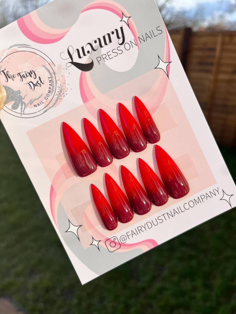 Rot Und Dunkelrot Ombré Drücken Sie Auf Die Nägel | Kleben Nägel Künstliche Falsche Gothic Halloween von Fairydustnailcompany