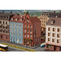 Altstadthaus mit Zigarrenladen von Faller