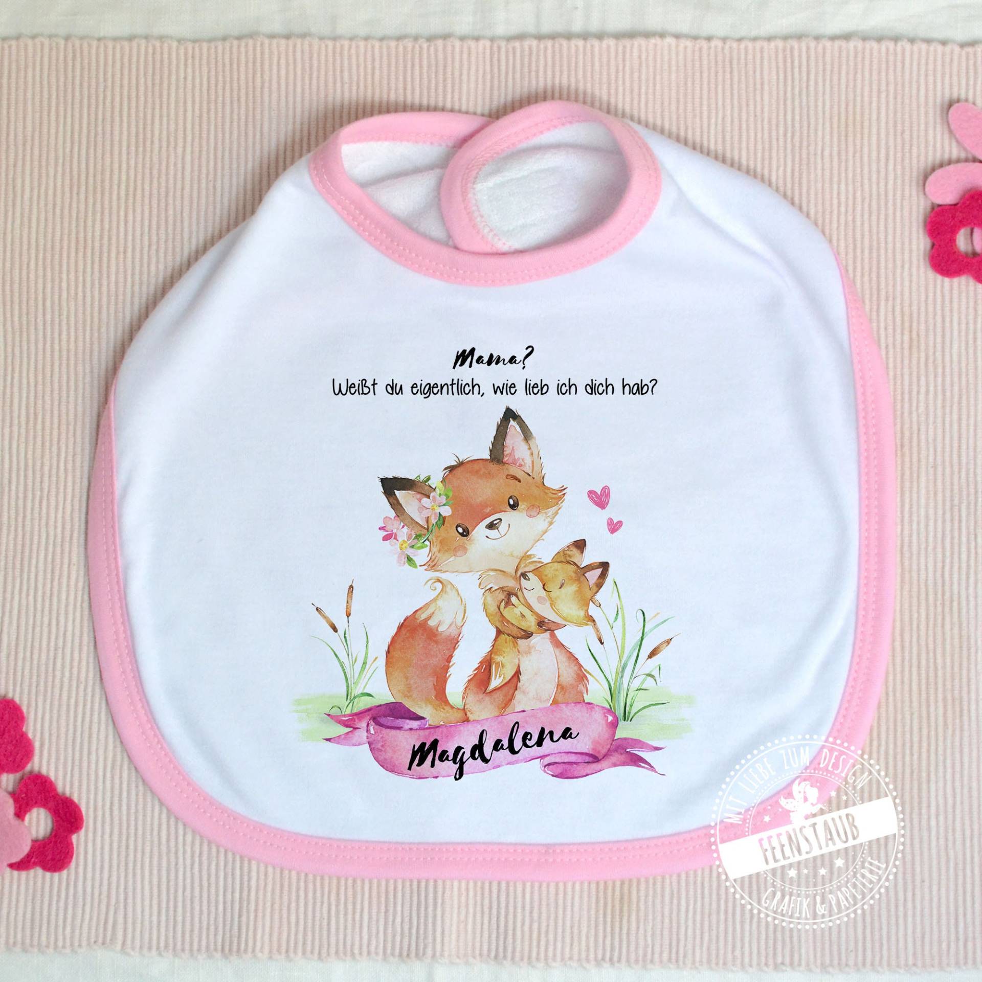 Baby-Lätzchen Mit Namen Personalisiert - Geschenk Zur Geburt, Muttertag Oder Den 1. Geburtstag, Rosa Und Blau, Mama Ist Die Beste Füchse Baby-Lätzchen Mit Namen Personalisiert - Geschenk Zur Geburt, Muttertag Oder Den 1. Geburtstag, Rosa Und Blau, Mama Ist Die Beste Füchse von FeenstaubHandmade