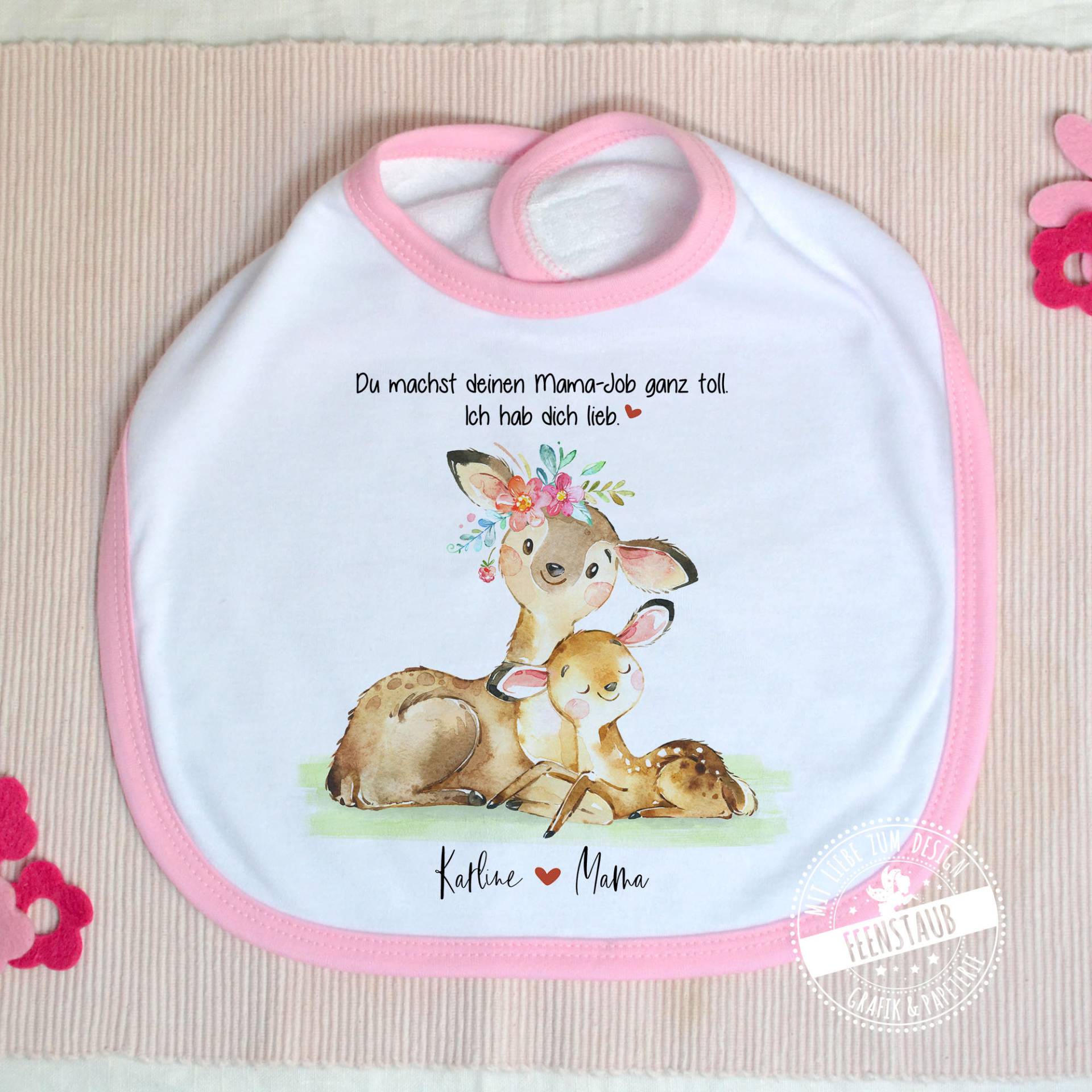 Baby-Lätzchen Mit Namen Personalisiert - Geschenk Zur Geburt, Muttertag Oder Den 1. Geburtstag, Rosa Und Blau, Mama Ist Die Beste Rehe Baby-Lätzchen Mit Namen Personalisiert - Geschenk Zur Geburt, Muttertag Oder Den 1. Geburtstag, Rosa Und Blau, Mama Ist Die Beste Rehe von FeenstaubHandmade