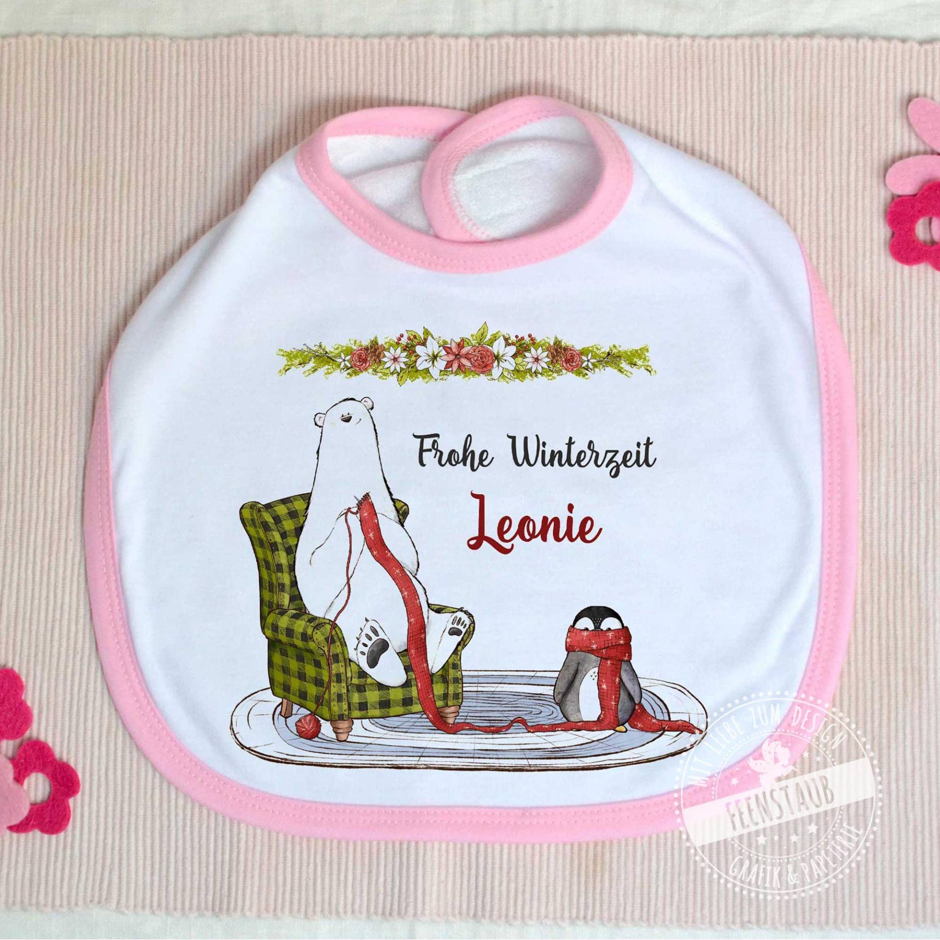 Weihnachten Baby-Lätzchen Personalisiert Mit Namen, Erstes Weihnachtsfest Für Baby Geschenk Als Erinnerung, Zum Nikolaus, Rosa Blau Weihnachten Baby-Lätzchen Personalisiert Mit Namen, Erstes Weihnachtsfest Für Baby Geschenk Als Erinnerung, Zum Nikolaus, Rosa Blau von FeenstaubHandmade