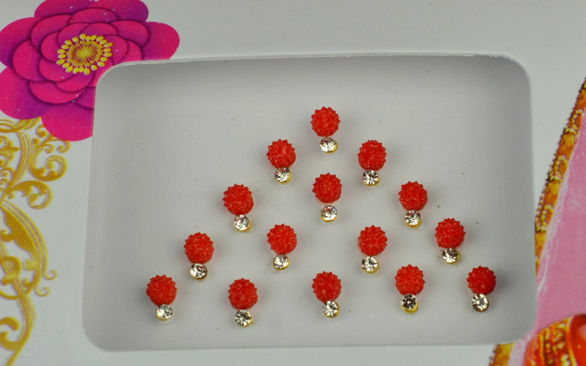 Rote Farbe Blumen Diamant Bindis, Hochzeit Braut Fancy Bollywood Selbstklebende Aufkleber, Weihnachtsgeschenk von FeminaDeals