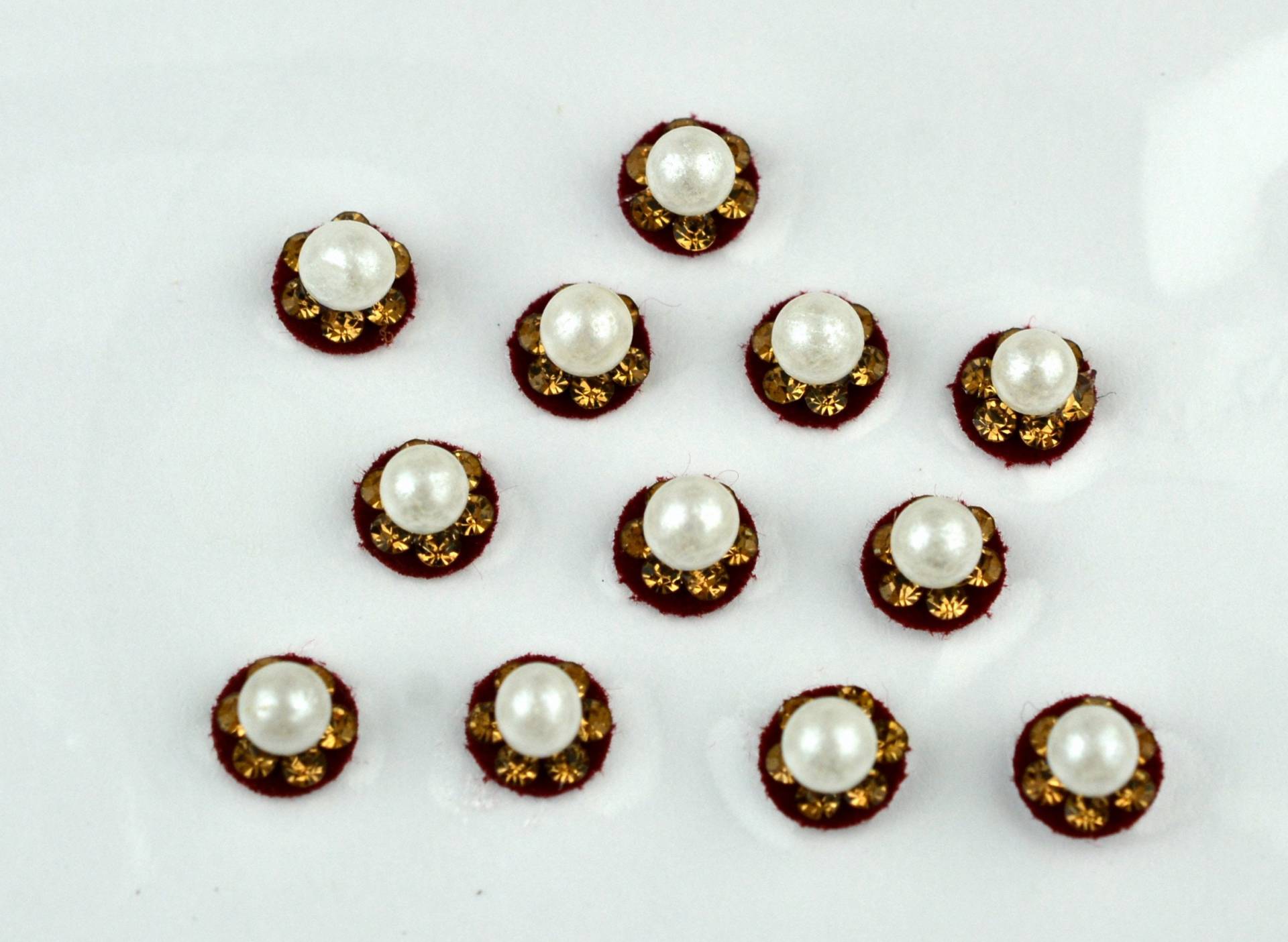 Traditionelle Perle Rot Hochzeit Bind At Discount, White Pearl Bindi Tattoos Makeup Accessoire Traditionelle Perle Rot Hochzeit Bind At Discount, White Pearl Bindi Tattoos Makeup Accessoire von FeminaDeals