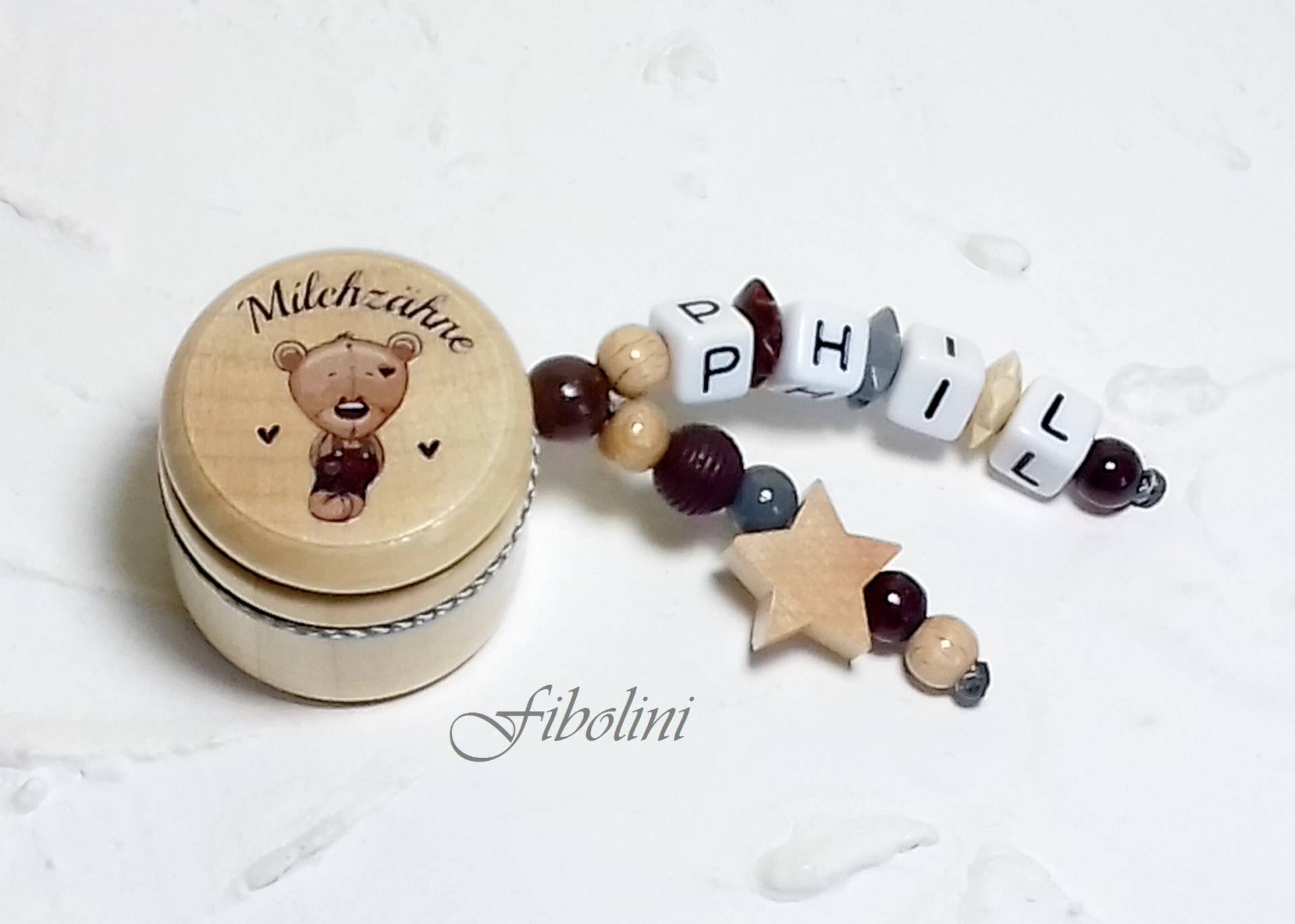 Milchzahndose "Bear". Beige Braun Grau Stern Aufbewahrung Schulstart Zuckertüte Kindergeburtstag Kindergarten Handmade Zahn Holz Freunde Milchzahndose "Bear". Beige Braun Grau Stern Aufbewahrung Schulstart Zuckertüte Kindergeburtstag Kindergarten Handmade Zahn Holz Freunde von Fibolini